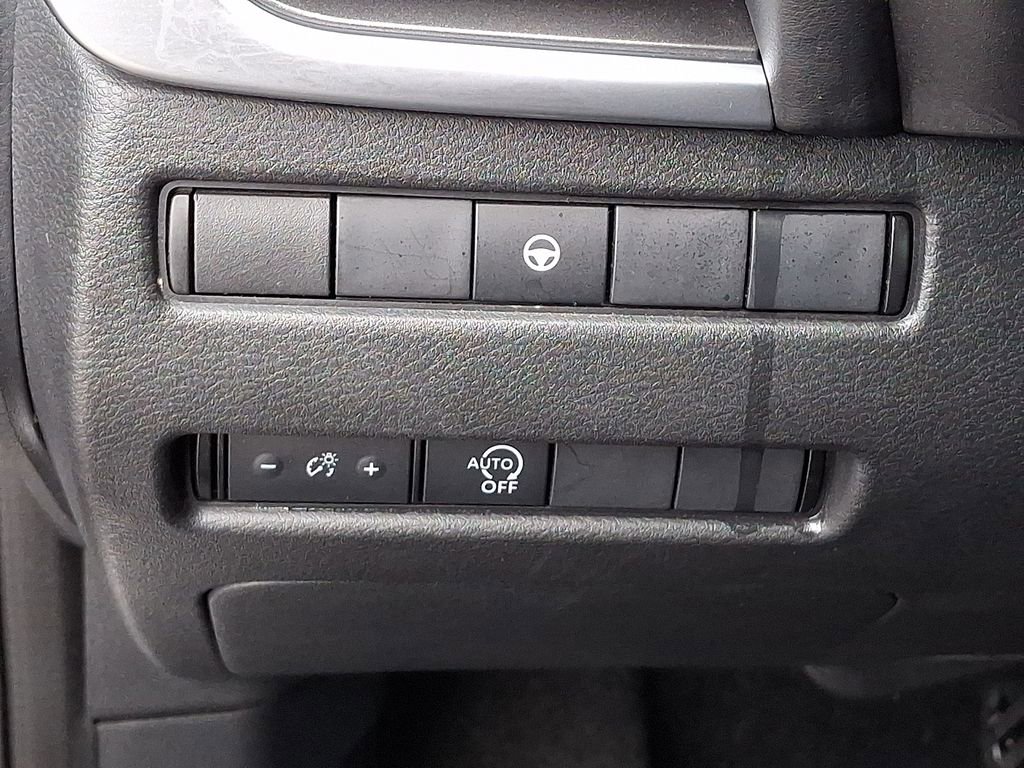 Used 2023 Nissan Rogue SV image 28