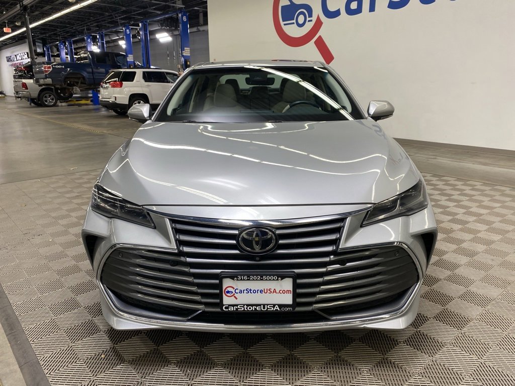 Used 2019 Toyota Avalon Limited w/ Advanced Safety Package image 4