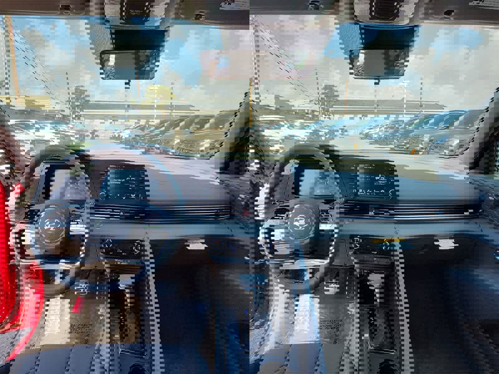 Used 2025 Hyundai Elantra Sport image 14