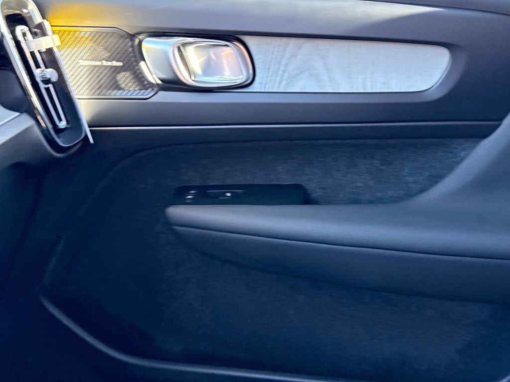 New 2026 Volvo XC40 B5 Ultra w/ Climate Package AWD/4WD image 21