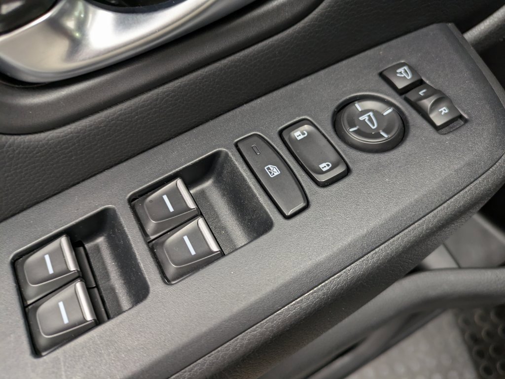 Used 2025 Honda Pilot Black Edition image 9