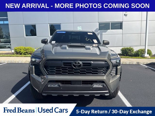 Used 2025 Toyota Tacoma TRD Sport w/ TRD Sport Upgrade Package AWD/4WD image 9
