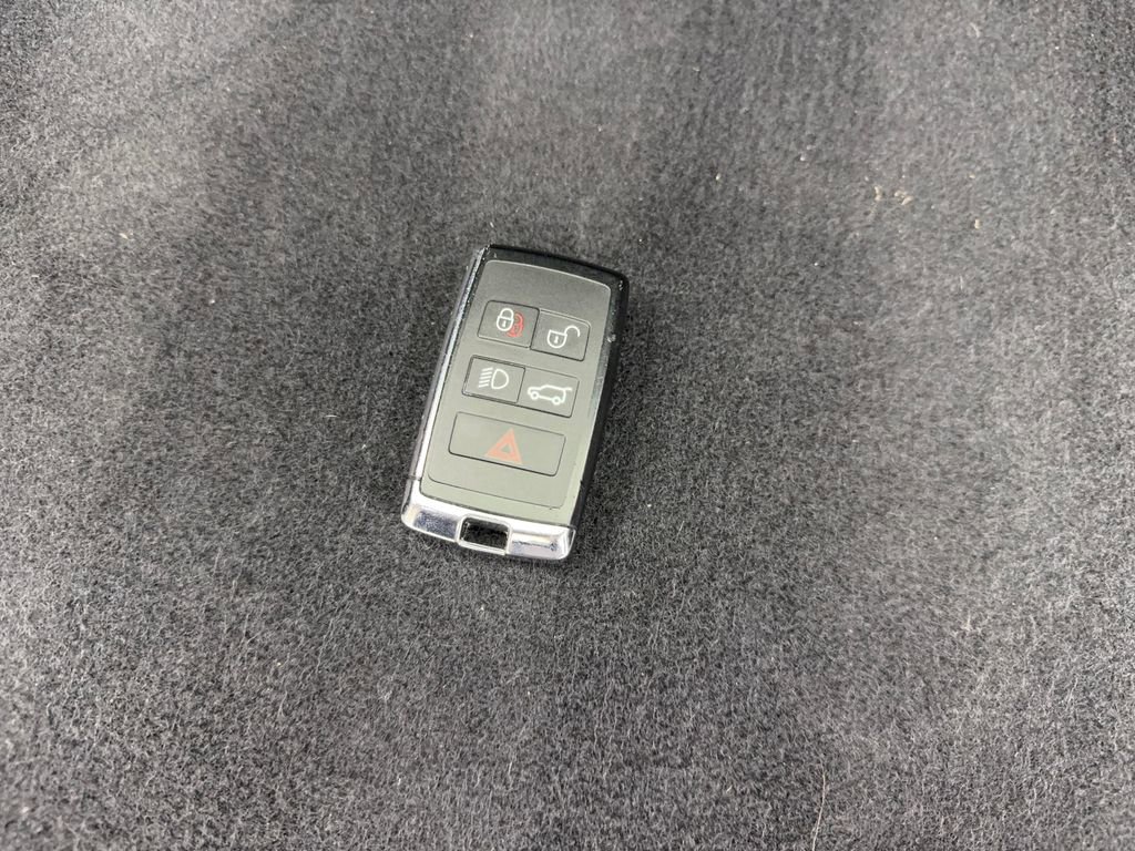 Used 2025 Land Rover Range Rover Velar Dynamic SE AWD/4WD image 73