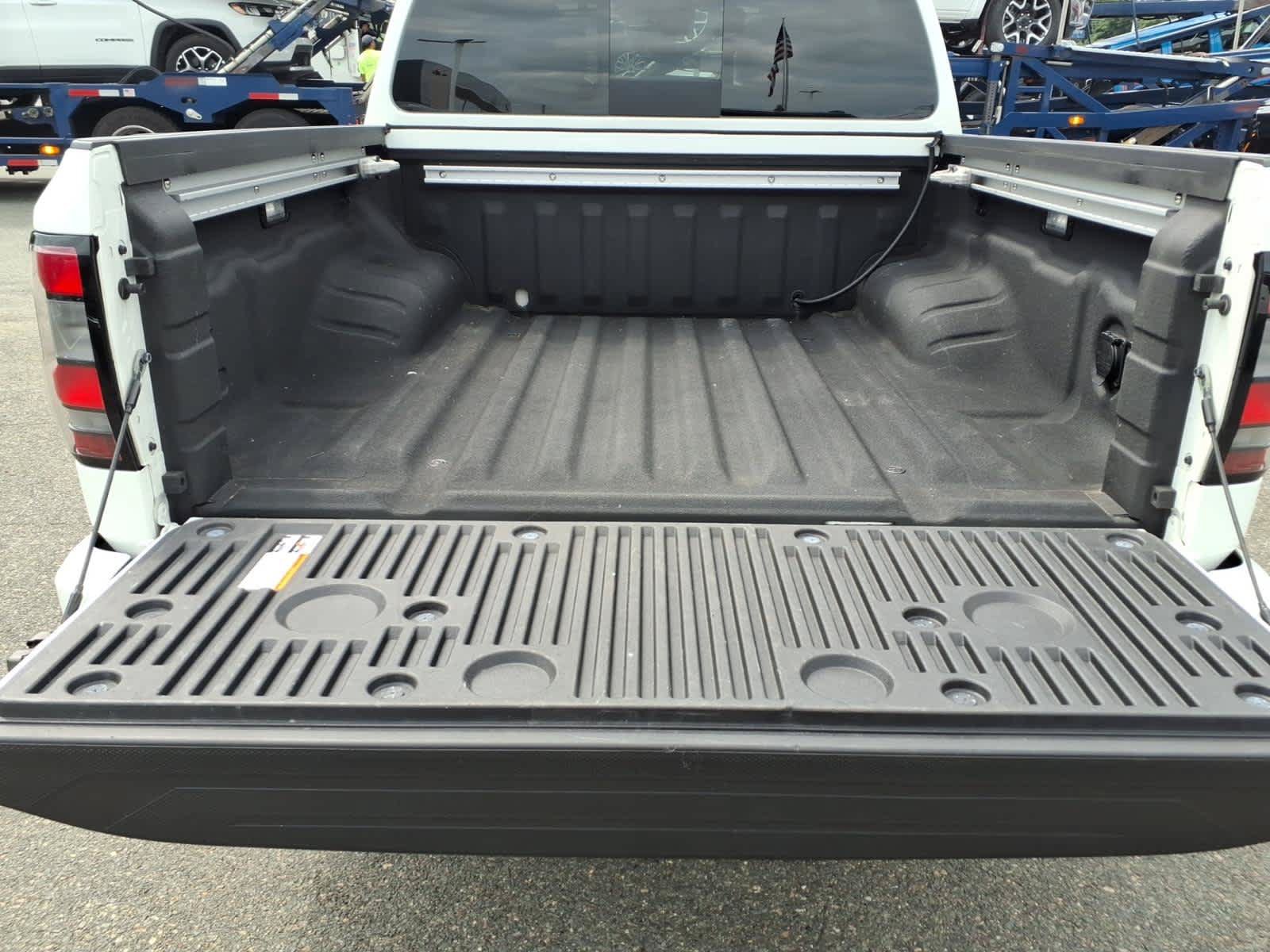 Certified 2025 Nissan Frontier PRO-4X w/ Pro Premium Package AWD/4WD image 10