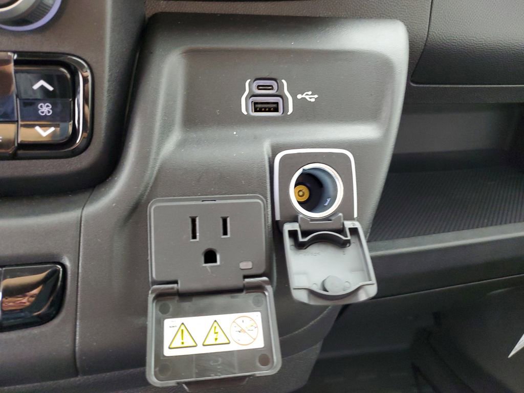 Used 2024 RAM ProMaster 2500 w/ Quick Order Package 22G SLT image 18