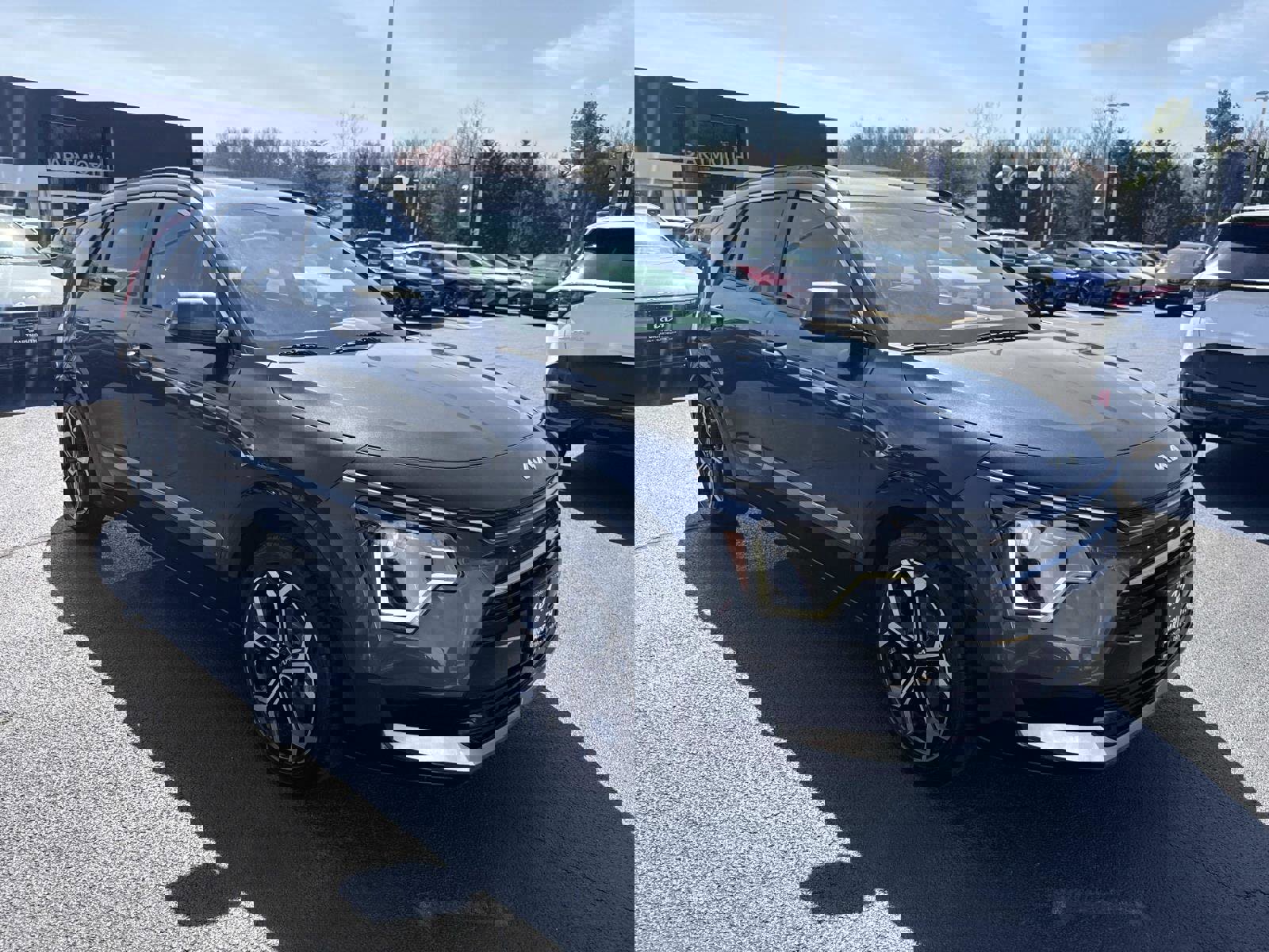 Used 2023 Kia Niro EX Touring image 10