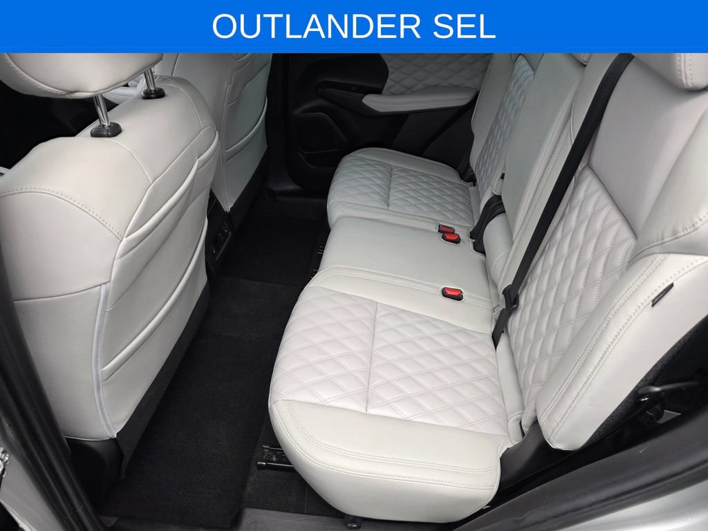 Used 2023 Mitsubishi Outlander SEL FWD image 13