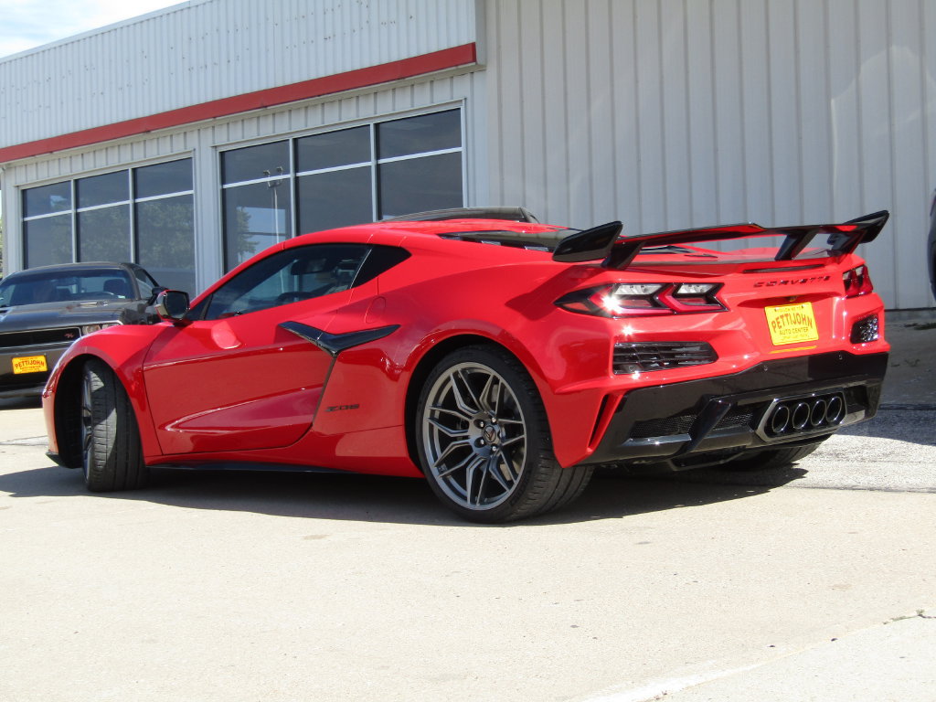 New 2027 Chevrolet Corvette Z06 w/ Battery Protection Package RWD image 18
