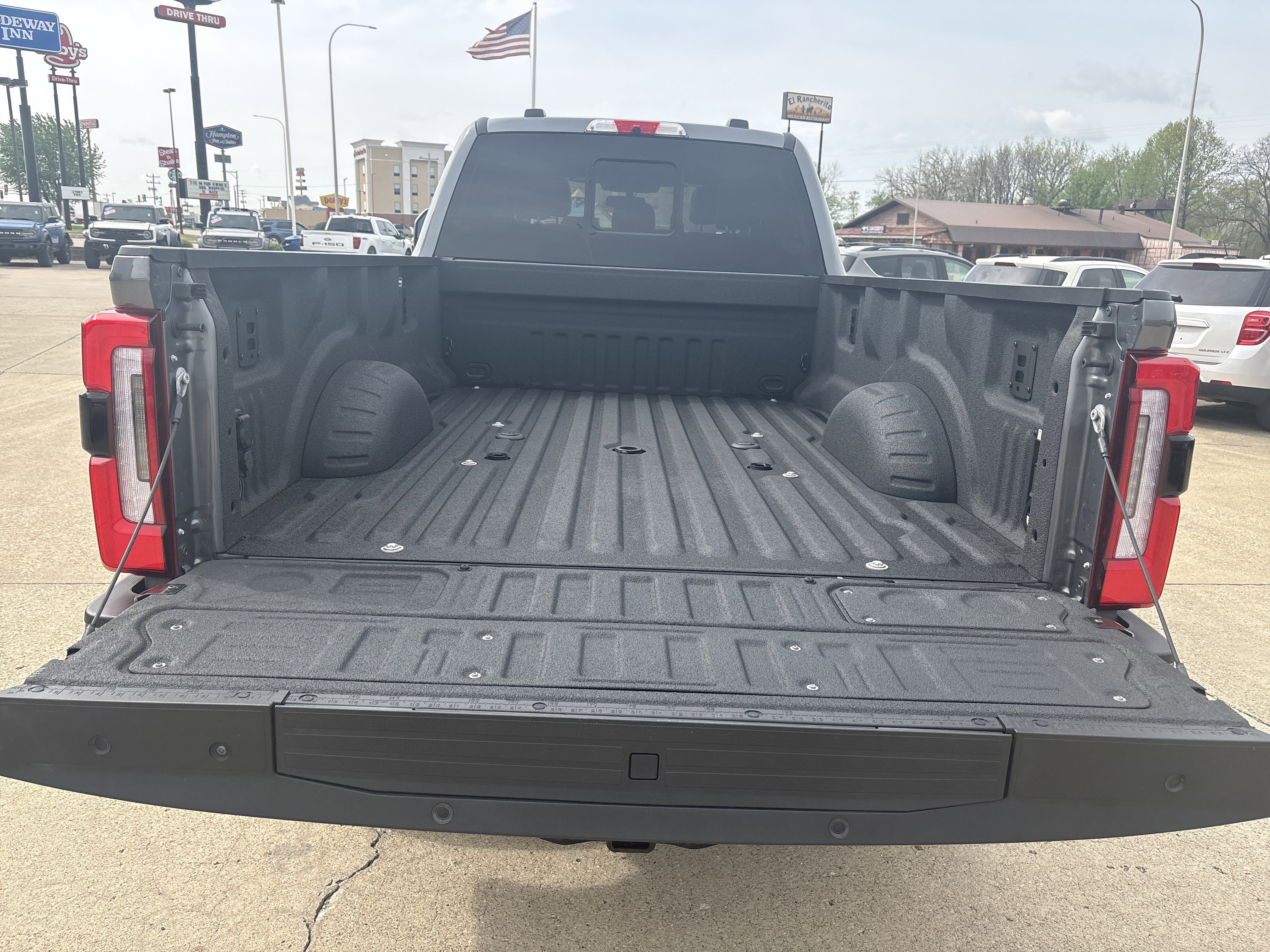 Used 2024 Ford F350 Platinum image 5