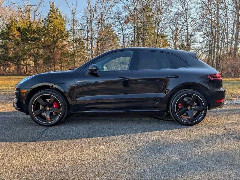 Used 2018 Porsche Macan Turbo image 9