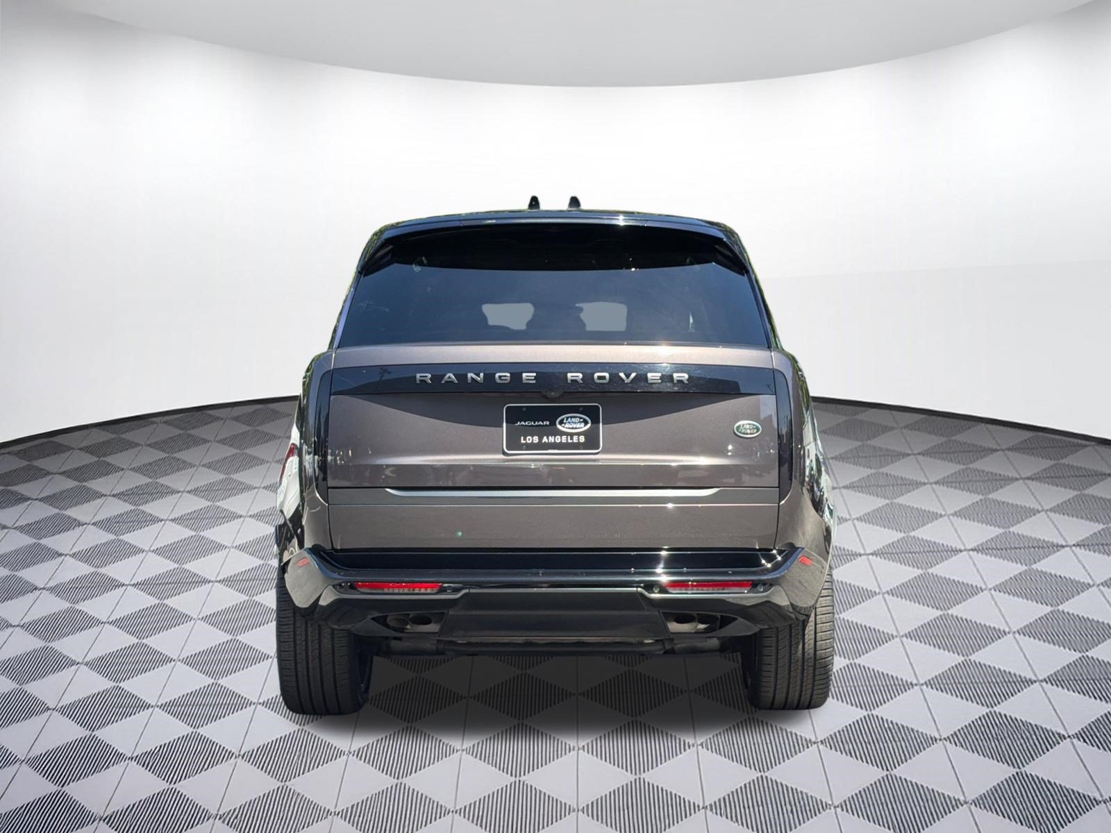Used 2023 Land Rover Range Rover Long Wheelbase First Edition AWD/4WD image 10