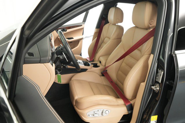 Used 2022 Porsche Macan S image 31