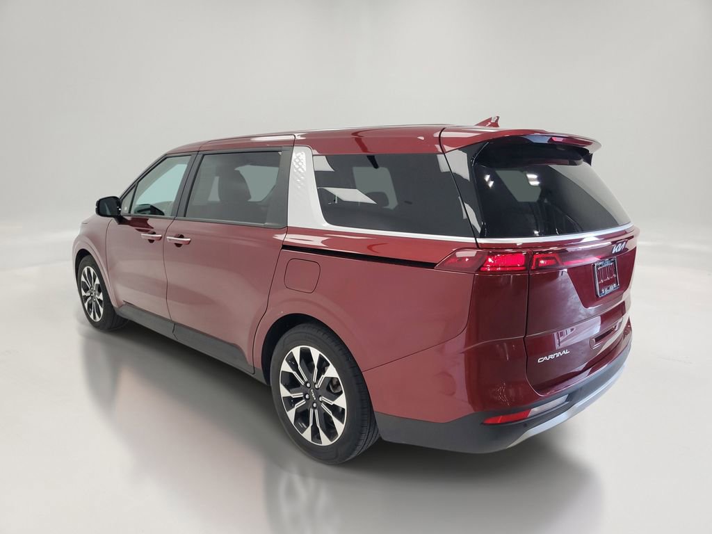 Used 2024 Kia Carnival EX FWD image 5