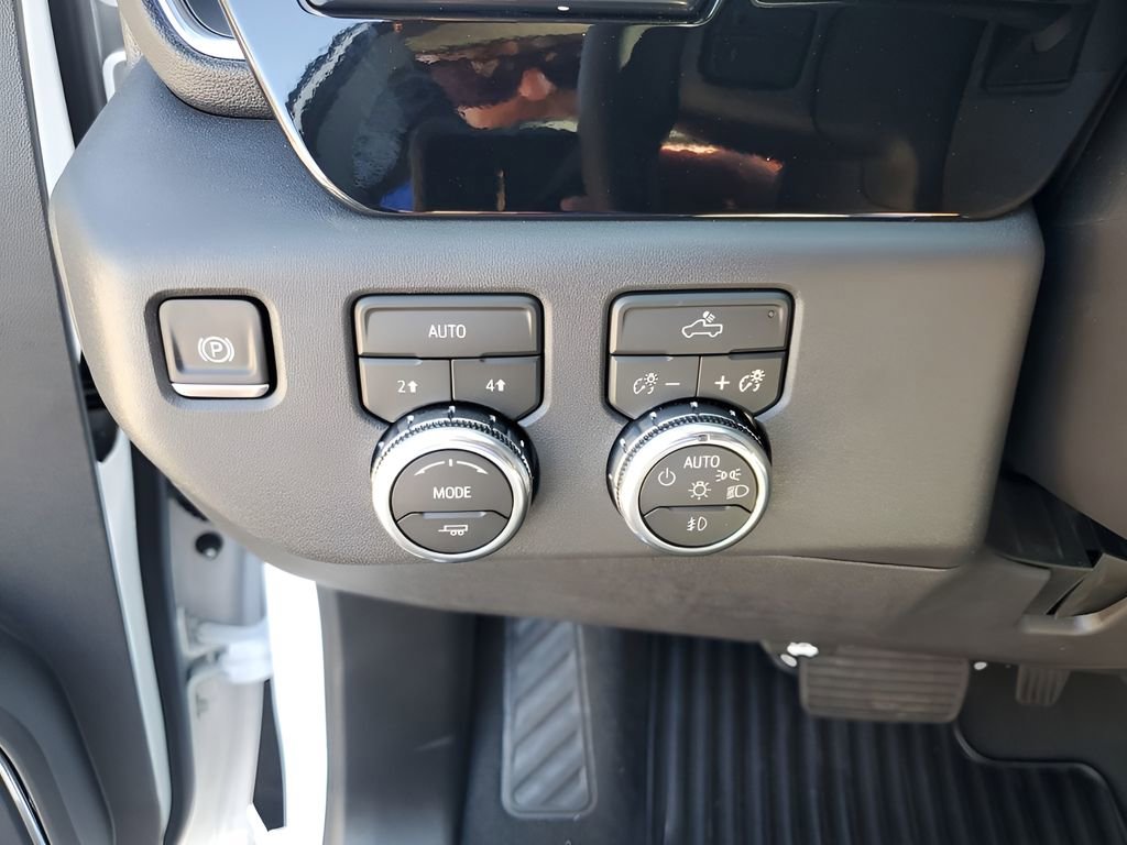 Used 2026 GMC Sierra 1500 Elevation image 42
