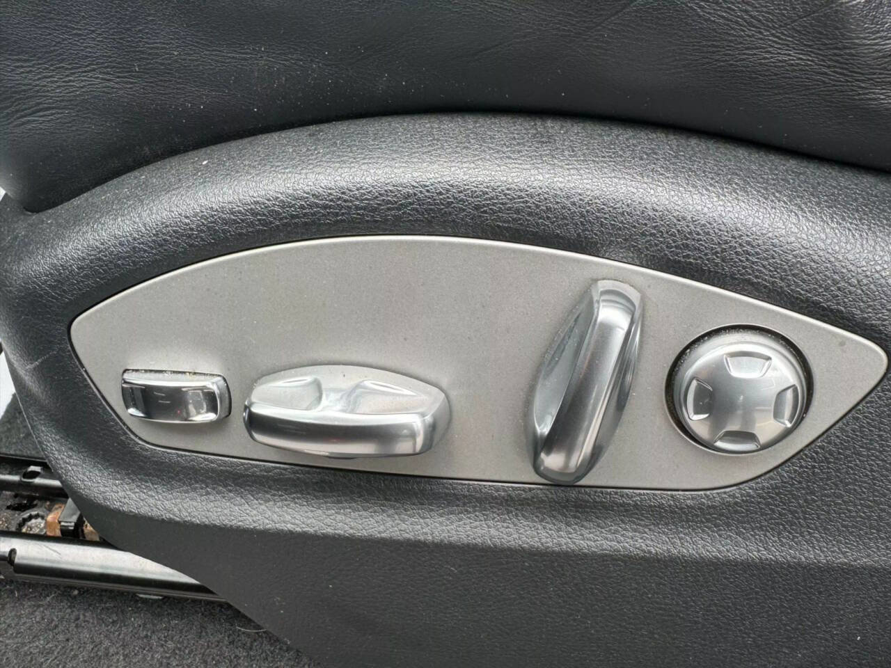 Used 2012 Porsche Cayenne S AWD/4WD image 42