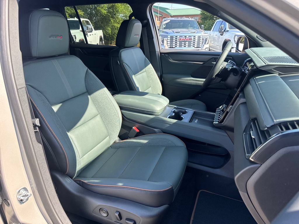 New 2026 GMC Acadia AT4 w/ Luxury Package AWD/4WD image 11