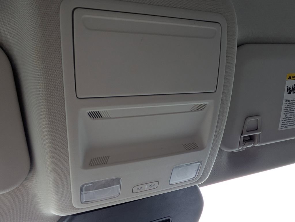 Used 2022 Ford Escape SE w/ SE Sport Appearance Package image 21