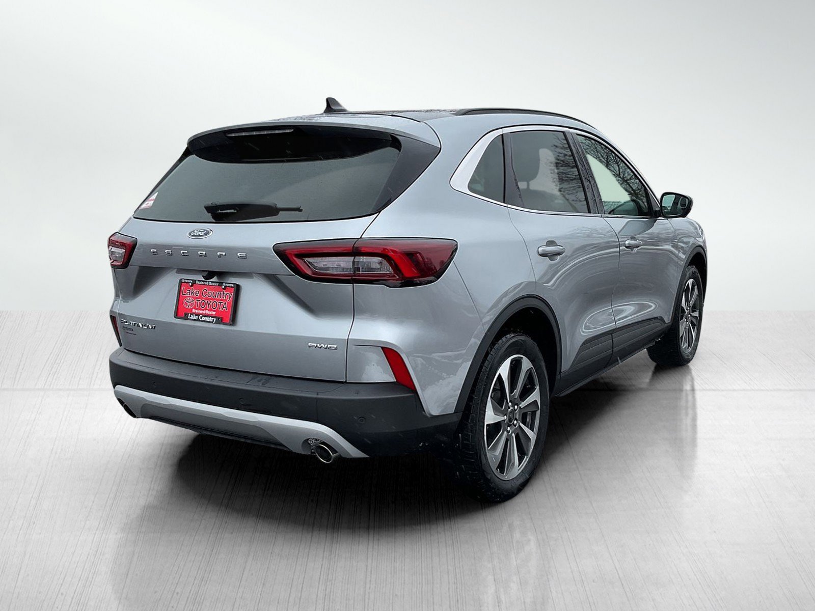 Used 2024 Ford Escape Platinum image 5