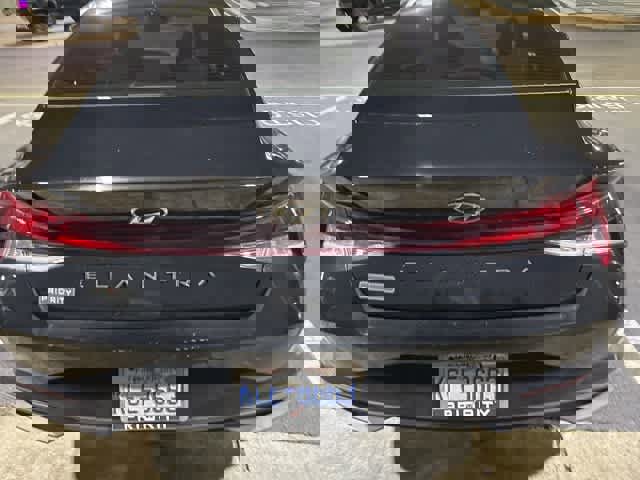 Used 2023 Hyundai Elantra SEL w/ Preferred Accessory Package image 12