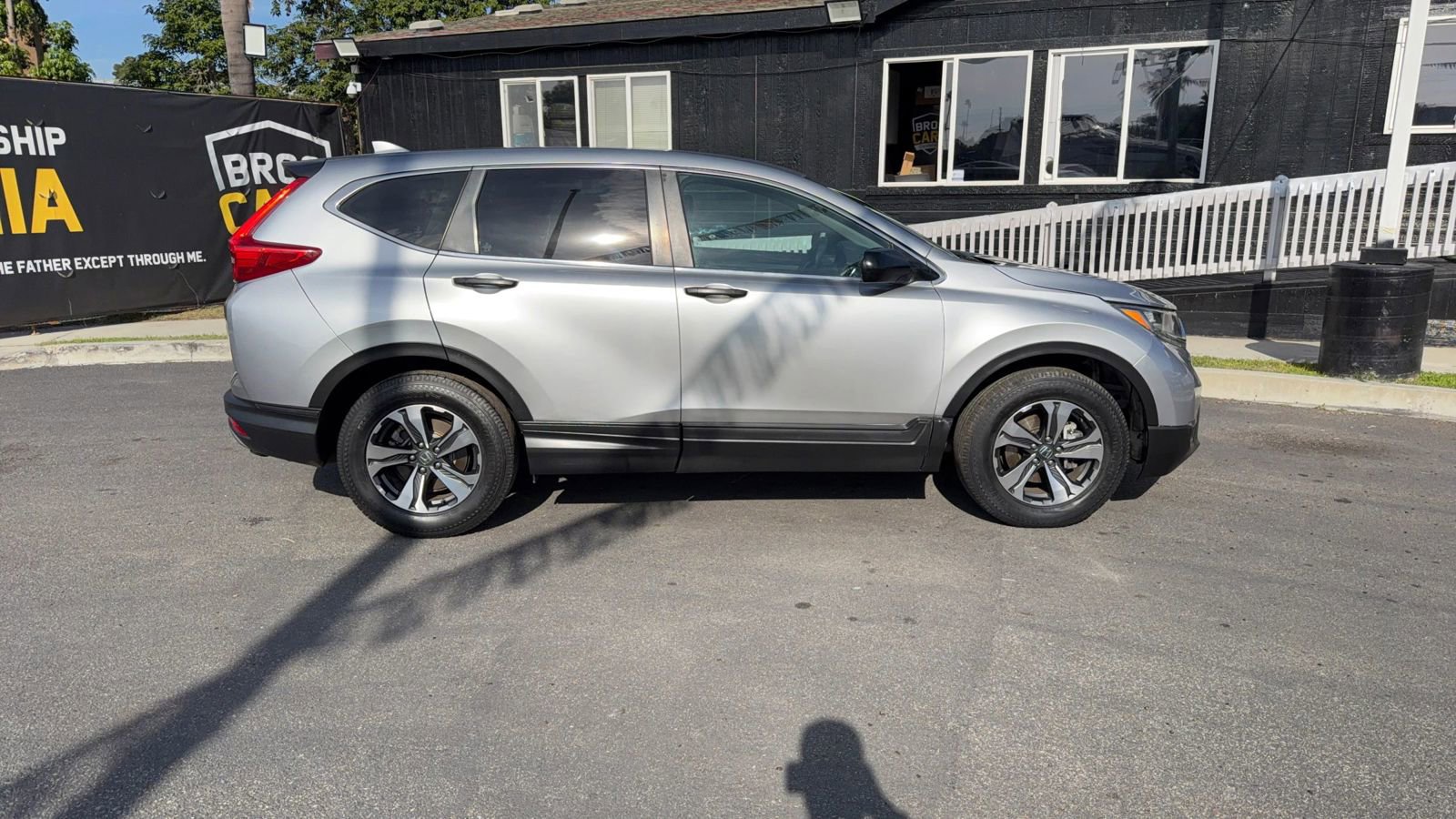 Used 2017 Honda CR-V LX image 8