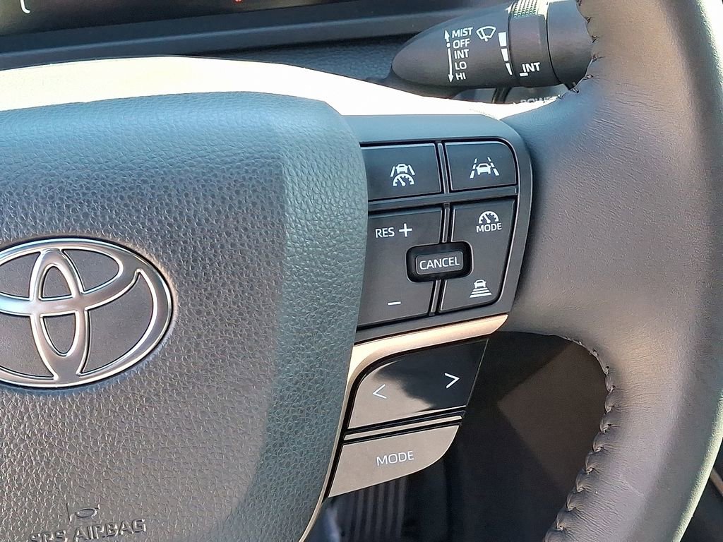 Used 2023 Toyota Crown XLE image 23