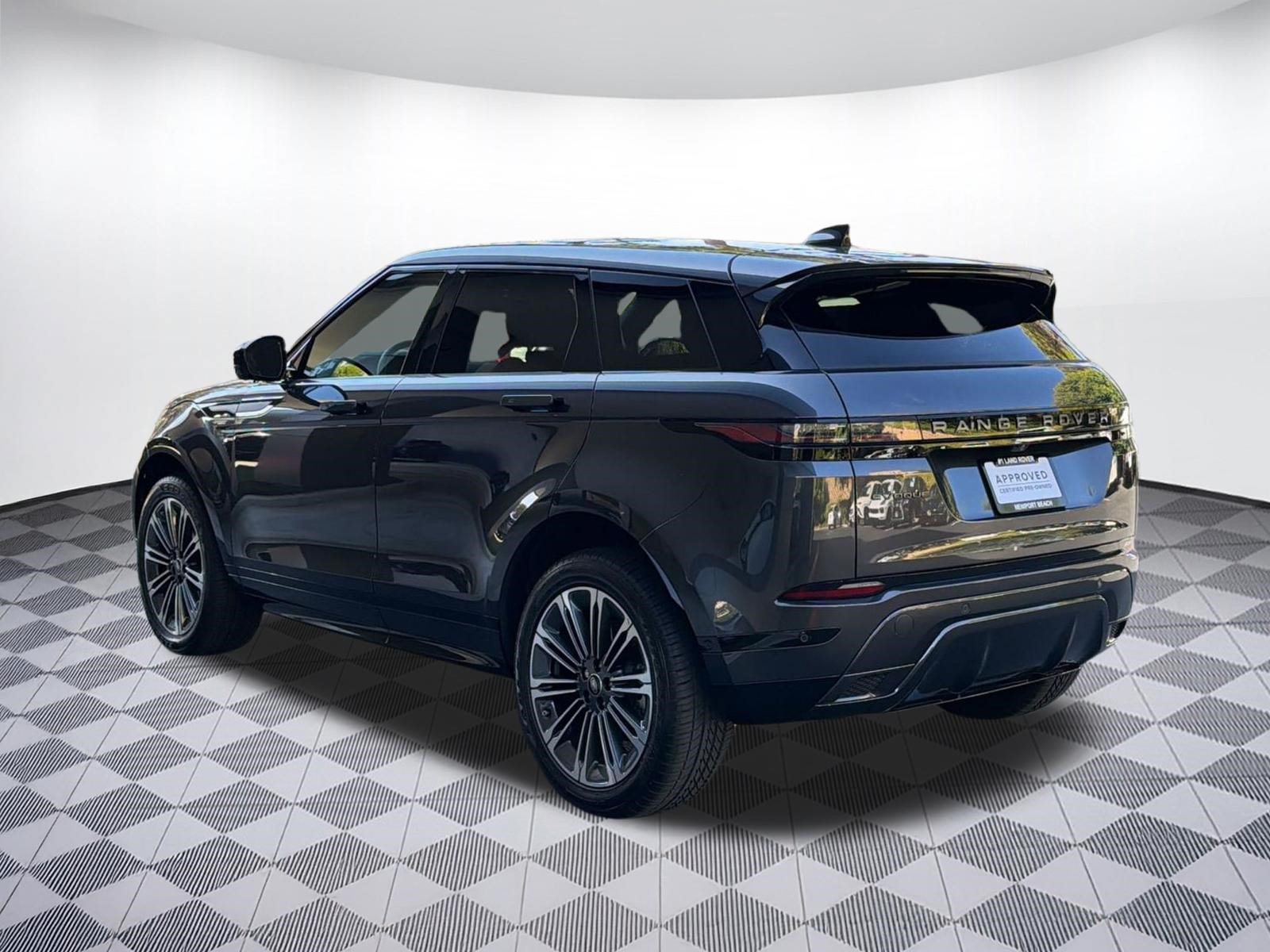 Certified 2026 Land Rover Range Rover Evoque Dynamic SE AWD/4WD image 3