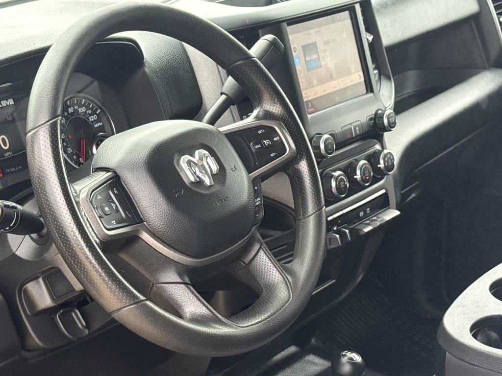 Used 2024 RAM 3500 Tradesman w/ Chrome Appearance Group AWD/4WD image 18