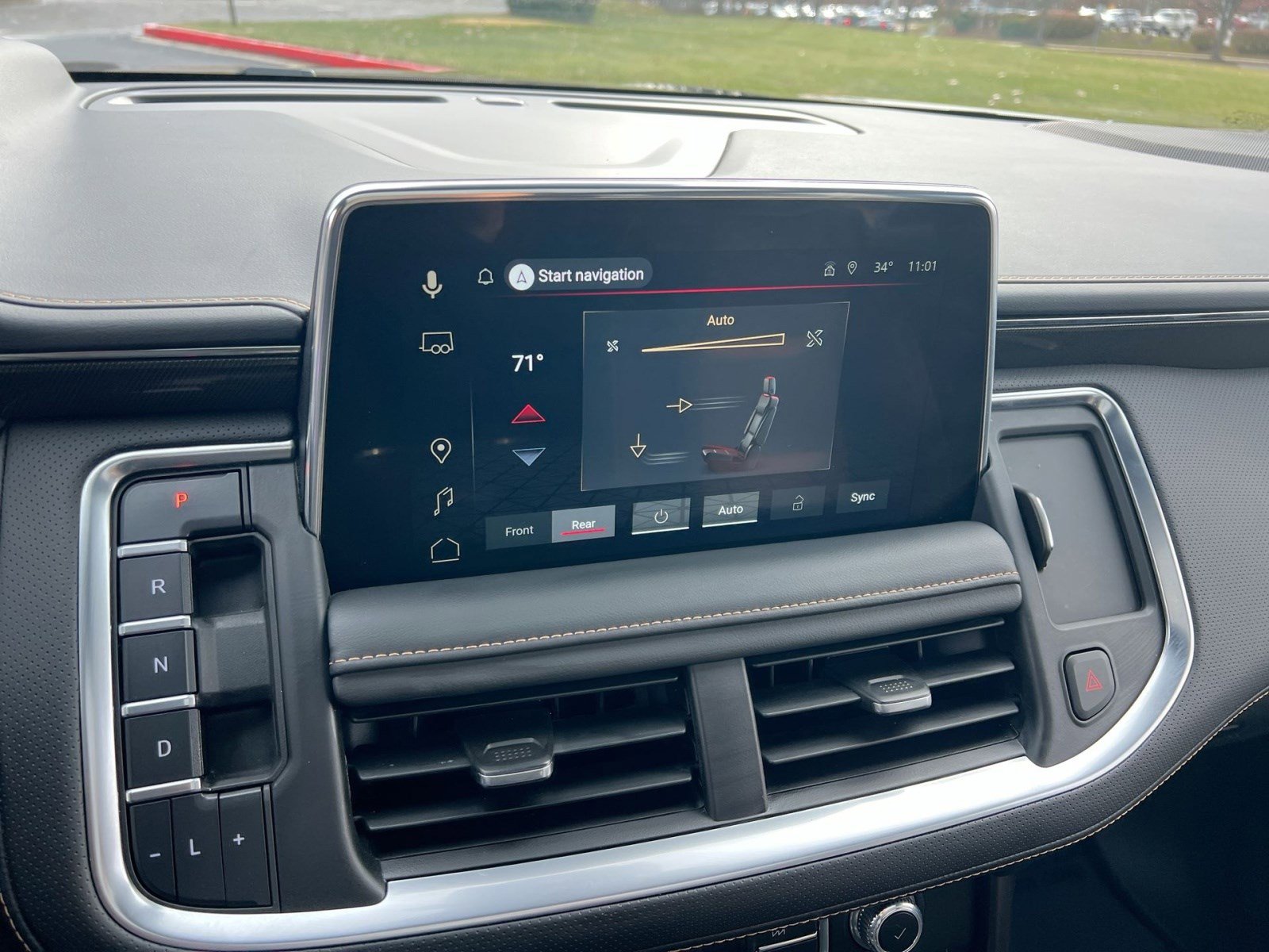 Used 2023 GMC Yukon XL AT4 w/ AT4 Premium Package image 17