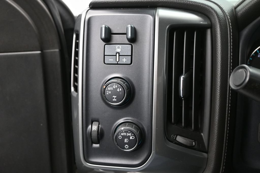 Used 2015 Chevrolet Silverado 1500 LTZ w/ LTZ Plus Package AWD/4WD image 33