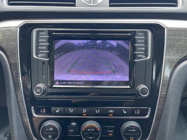 Used 2016 Volkswagen Passat 1.8T SE w/ Lighting Package (P06) FWD image 20