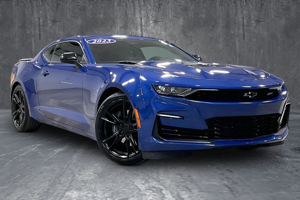 Used 2023 Chevrolet Camaro SS RWD image 3