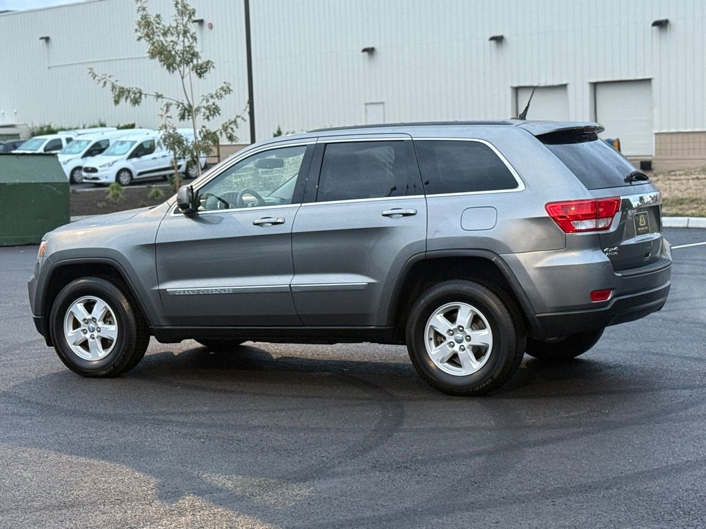 Used 2012 Jeep Grand Cherokee Laredo AWD/4WD image 5