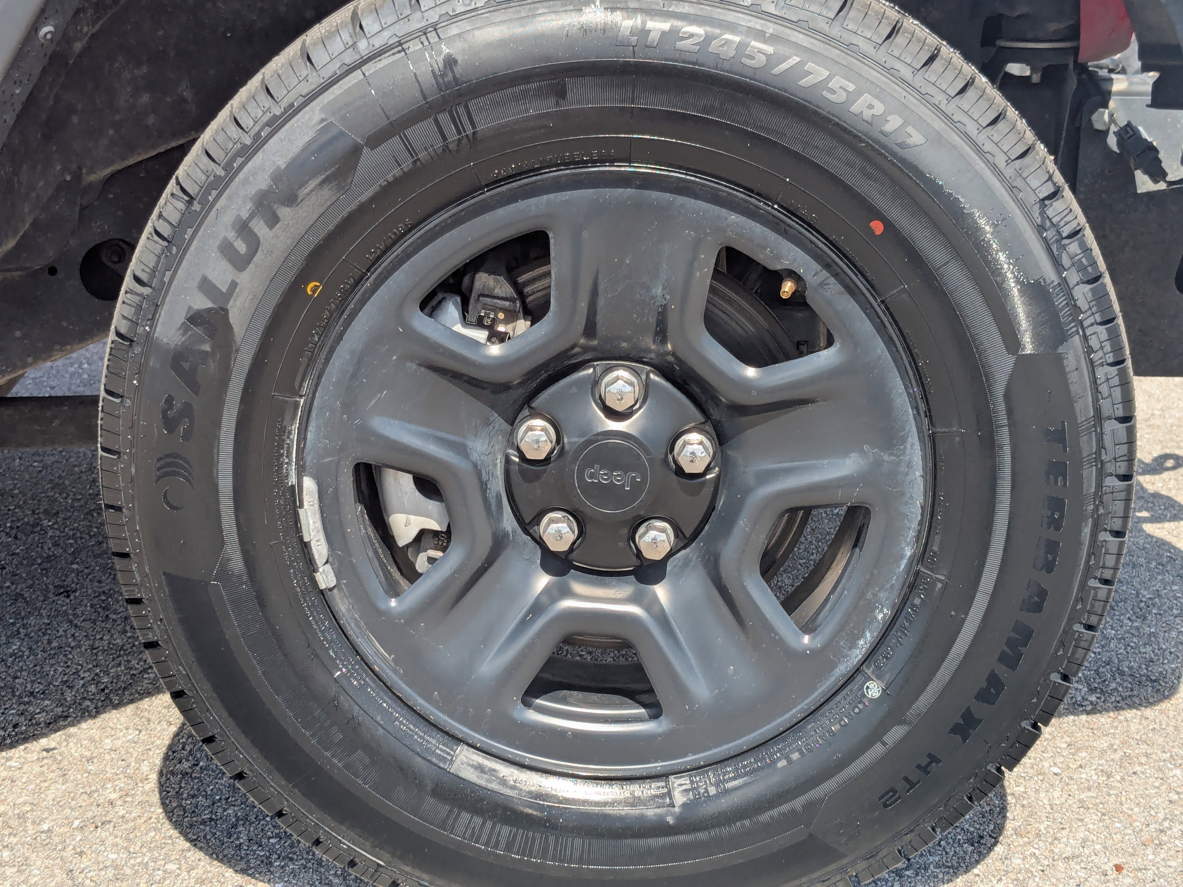 Used 2019 Jeep Wrangler Sport image 12