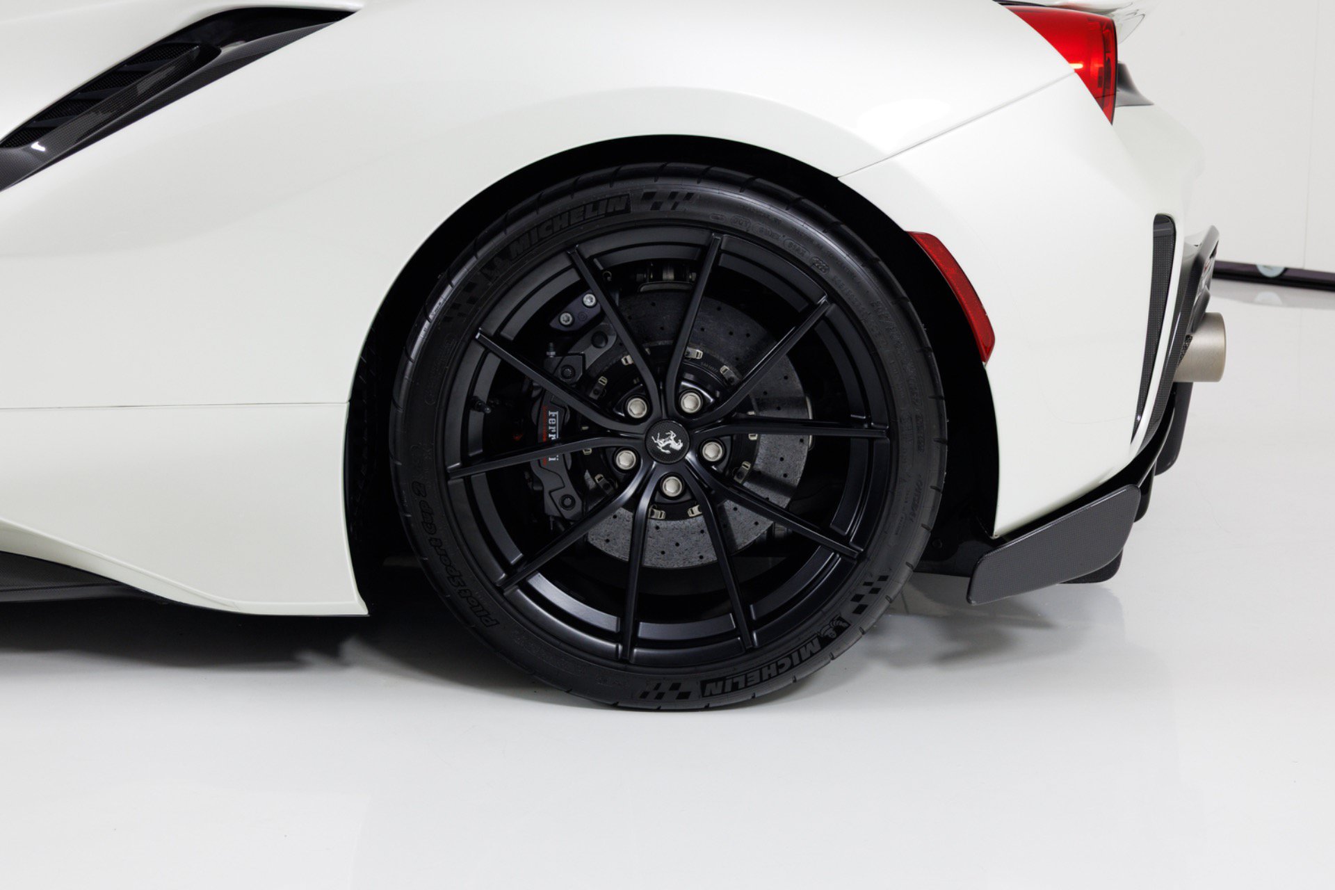 Used 2020 Ferrari 488 Pista Coupe RWD image 10