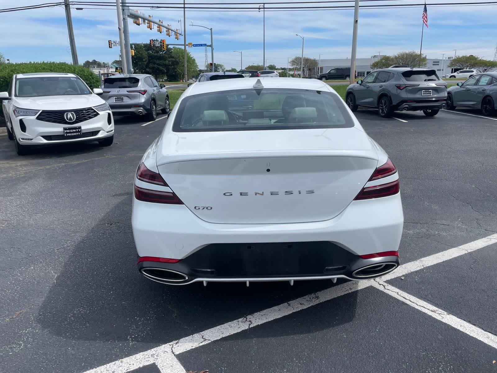 Used 2025 Genesis G70 2.5T image 4