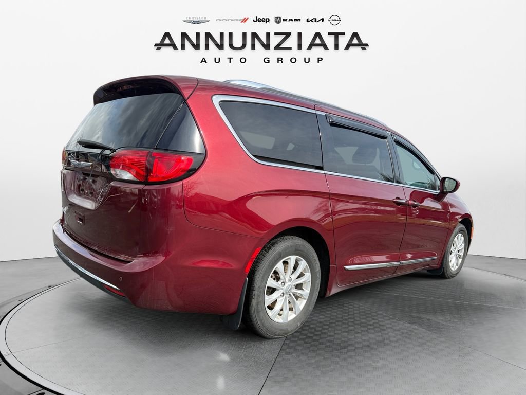 Certified 2019 Chrysler Pacifica Touring-L image 5