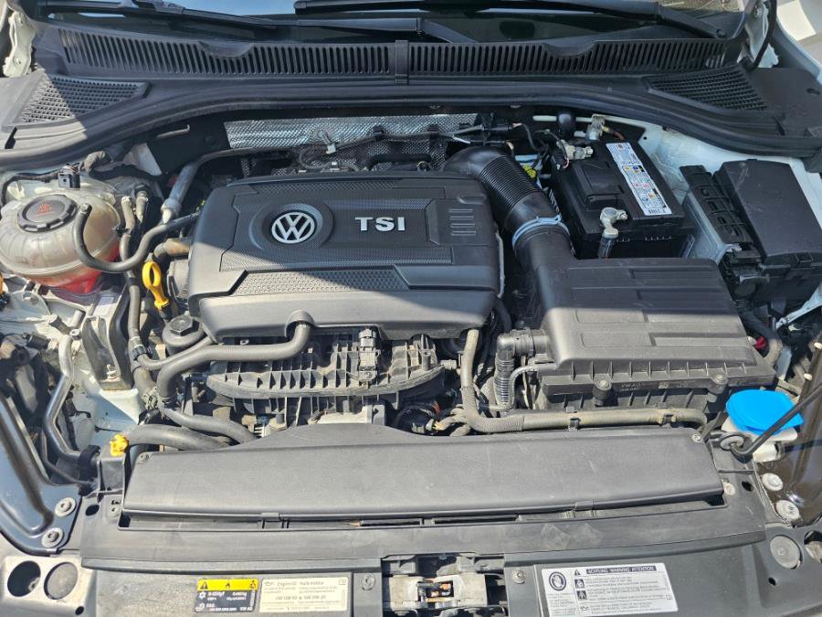 Used 2019 Volkswagen Jetta GLI image 9