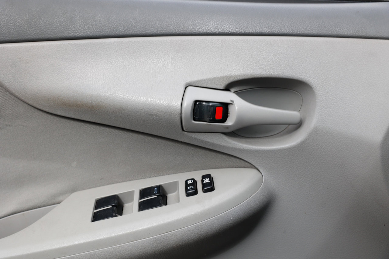 Used 2009 Toyota Corolla image 36