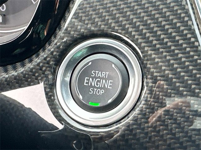 Used 2025 Cadillac XT6 Sport w/ Technology Package image 12