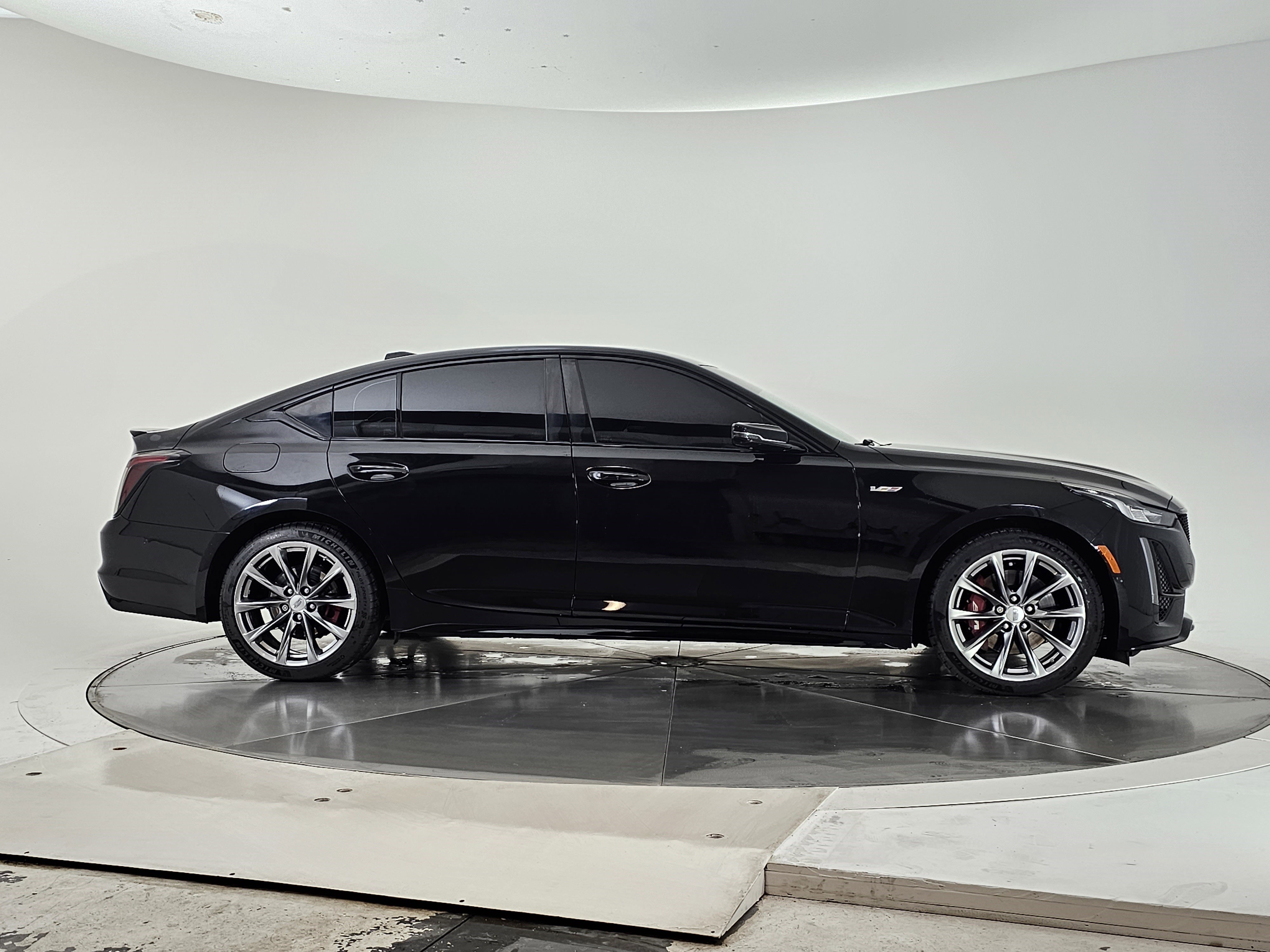 Used 2021 Cadillac CT5 V w/ Premium Package image 2