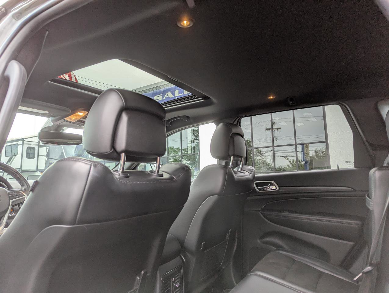 Used 2020 Jeep Grand Cherokee Altitude AWD/4WD image 40
