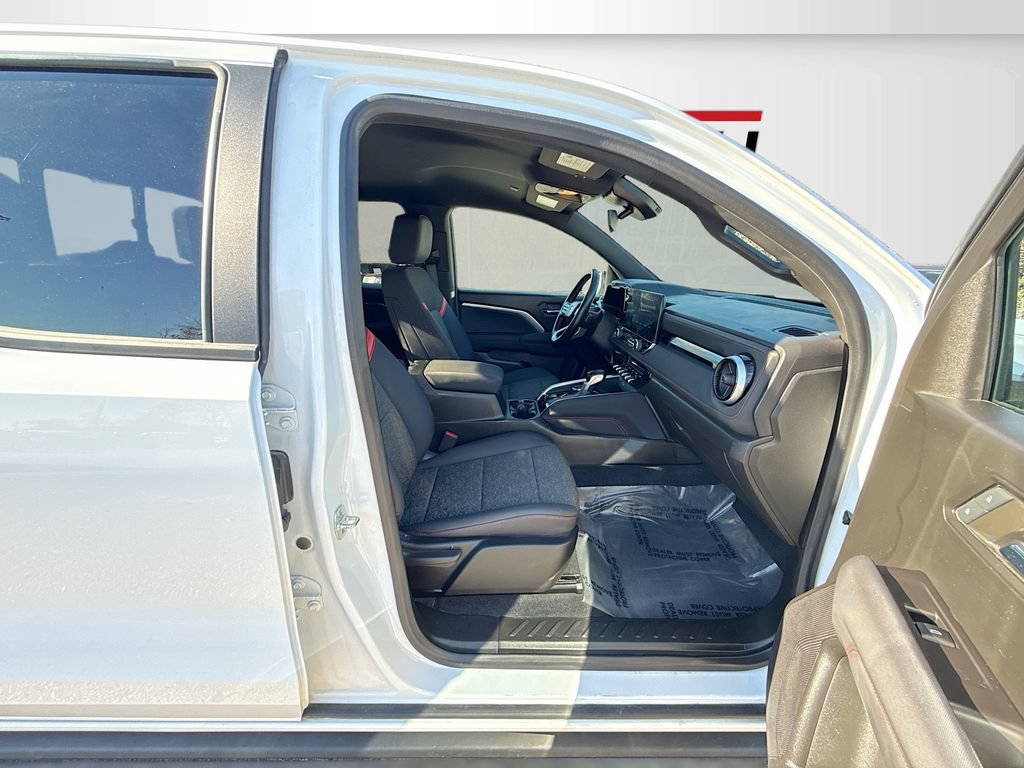 Used 2024 Chevrolet Colorado Z71 w/ Advanced Trailering Package AWD/4WD image 27