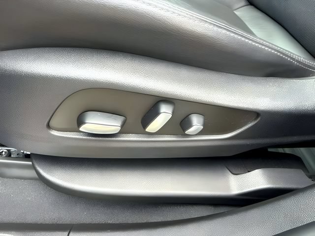 Used 2022 Cadillac XT5 Sportv w/ LPO, ONYX Package AWD/4WD image 17