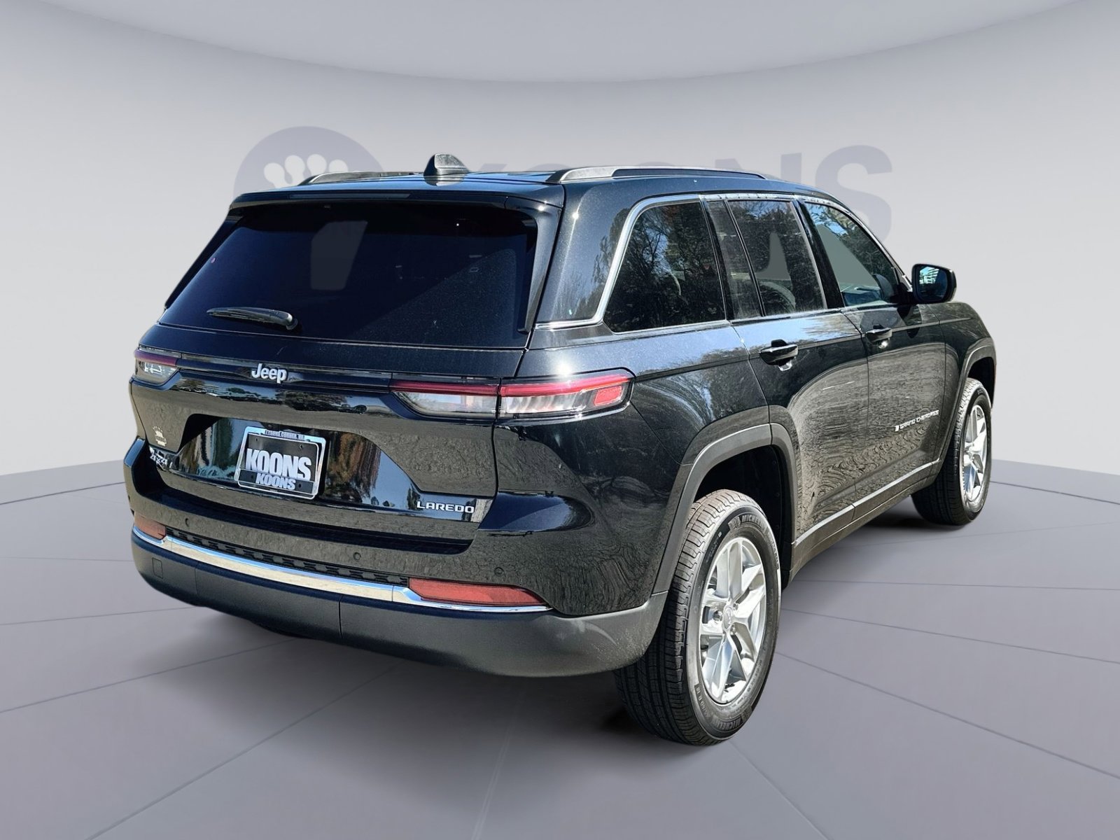New 2025 Jeep Grand Cherokee Laredo X w/ Luxury Tech Group I image 7
