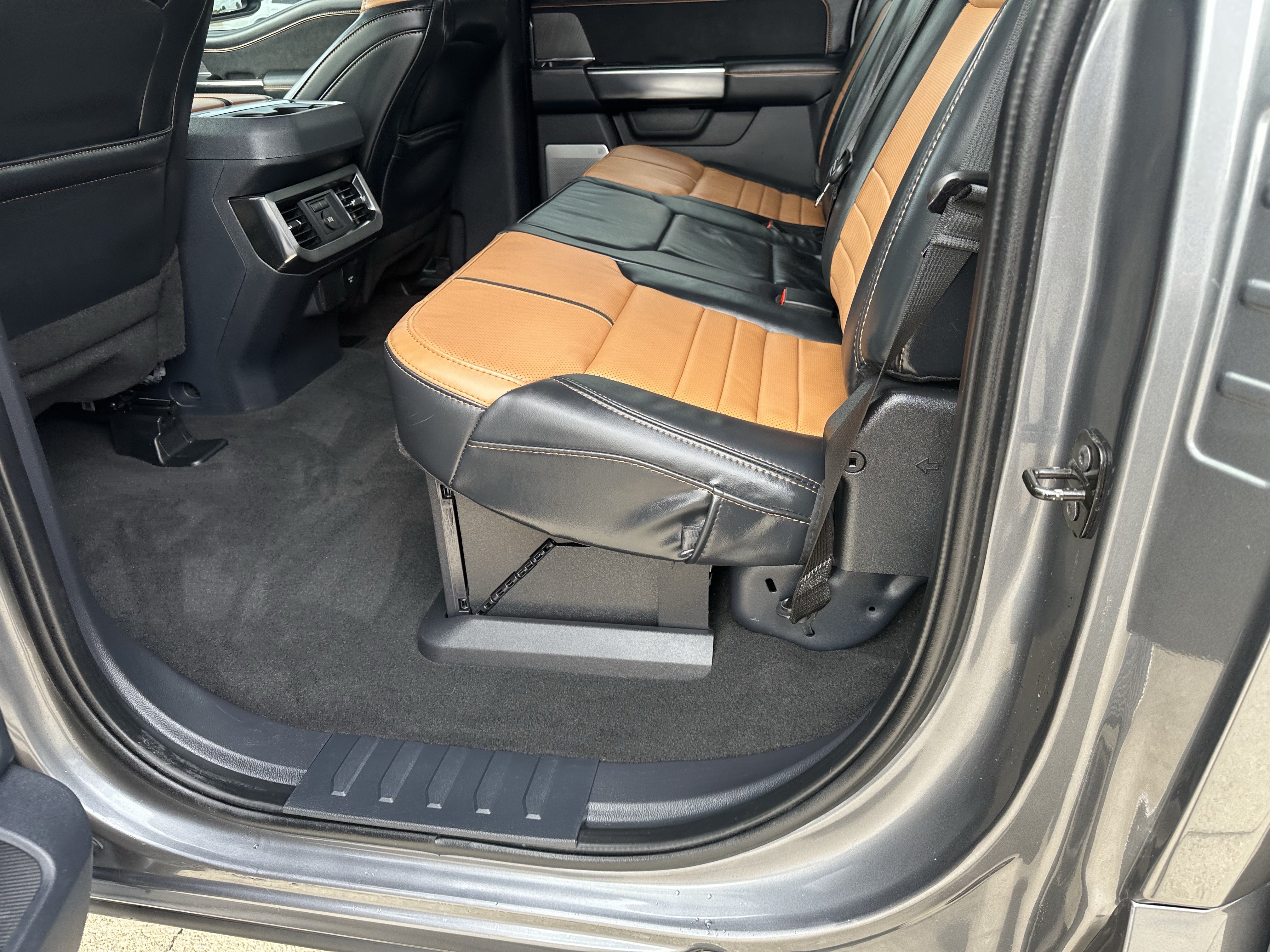 Used 2024 Ford F450 Platinum AWD/4WD image 36