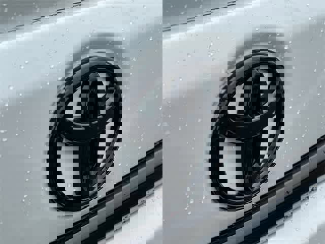 New 2024 Toyota Corolla SE image 25