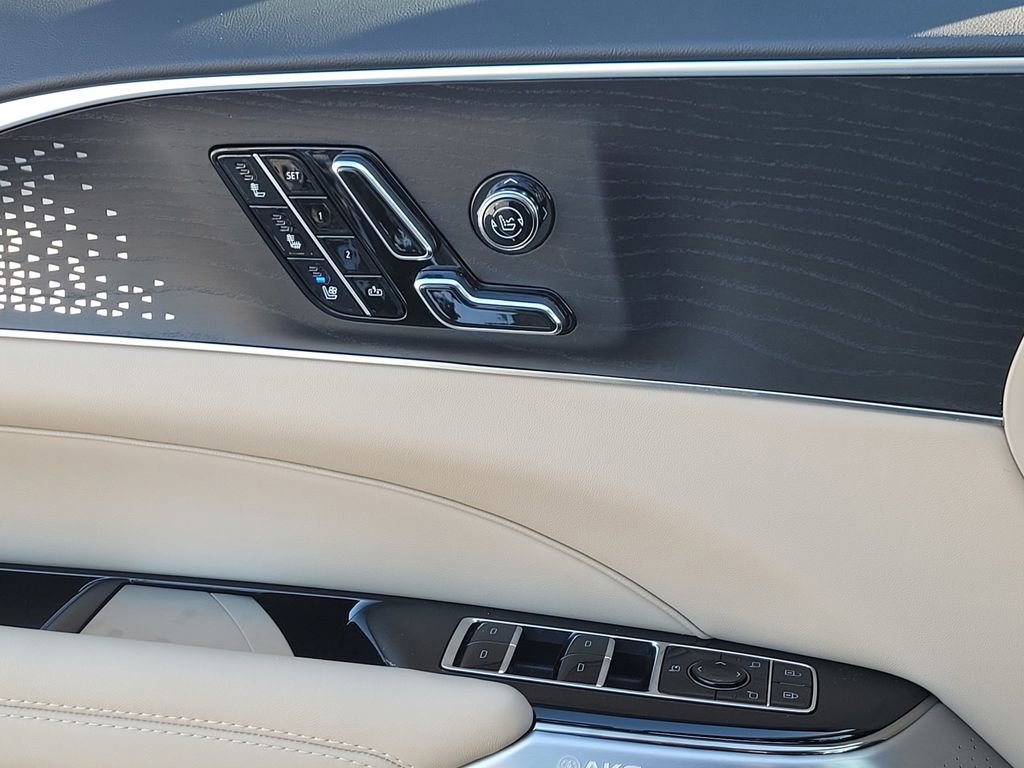 New 2026 Cadillac Lyriq Signature Luxury image 24