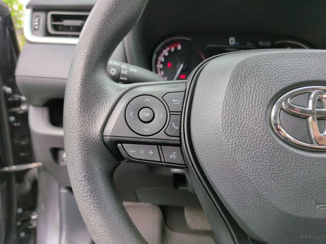 Used 2025 Toyota RAV4 XLE FWD image 18