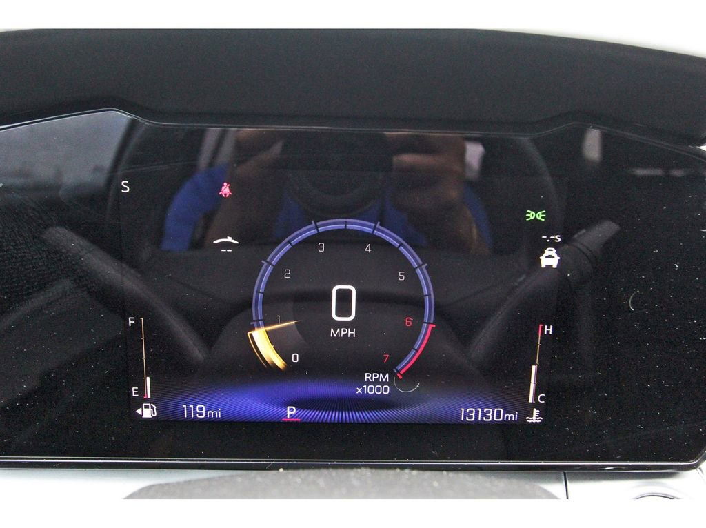 Used 2025 Chevrolet Trax LT w/ Driver Confidence Package image 13