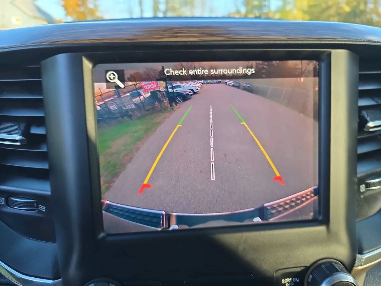 Used 2019 RAM 1500 Laramie AWD/4WD image 17